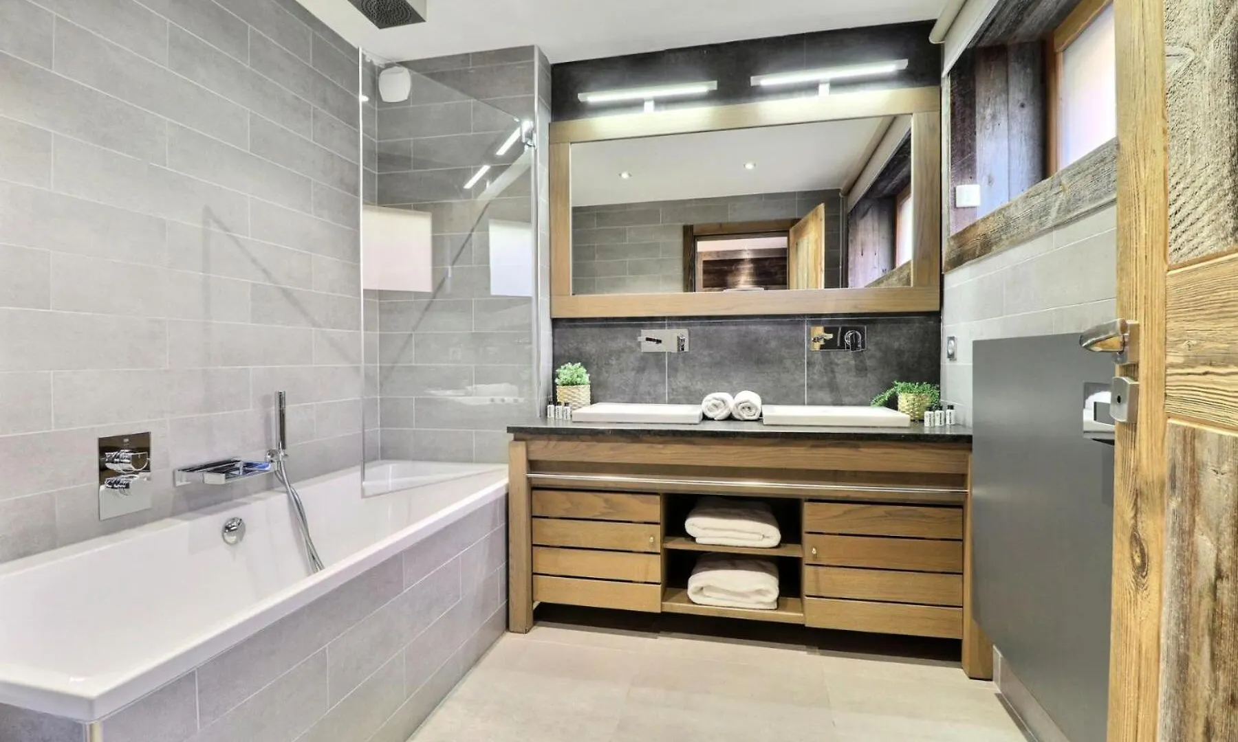Residence Tonic - Appartement Altachic - 9 Personnes - Morzine Centre Mae-3931